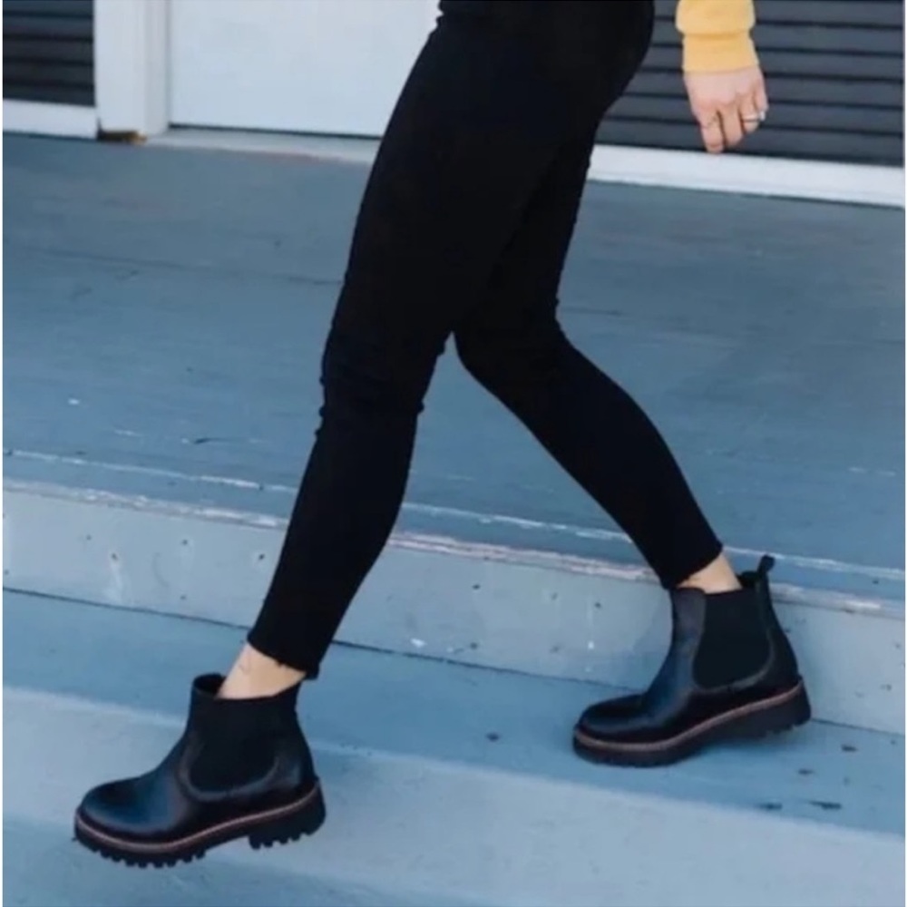 Caslon🍁black waterproof Leather Chelsea Boots size 6 women Brand New